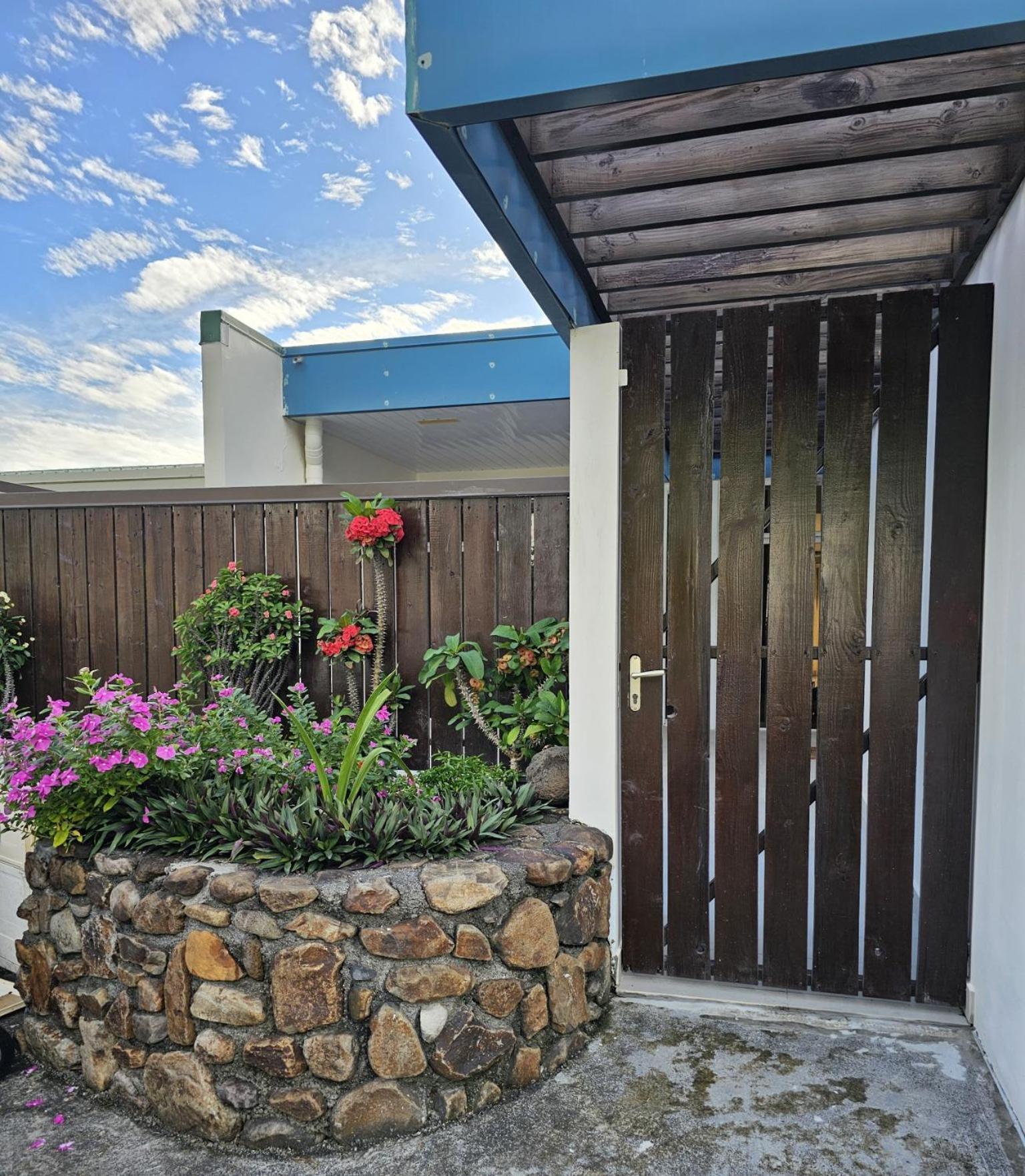 Villa Cozy House In A Private Complex Paea Exterior foto